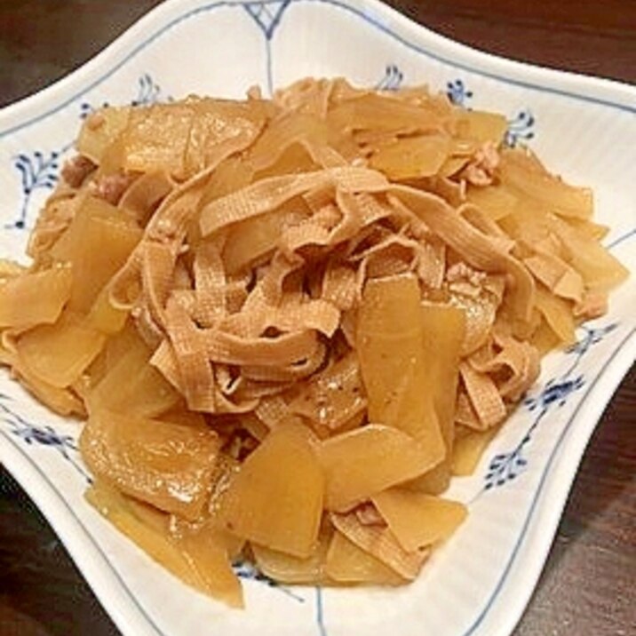 ヤーコンと豆腐皮のそぼろ炒め